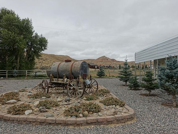 3rd image of 1 Leseberg Ave