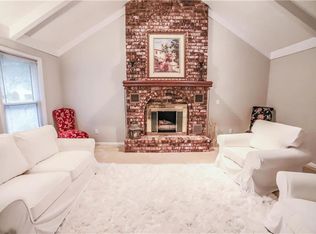 2108 NW 9th St, Blue Springs, MO 64015