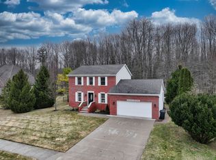 2754 E Lake Dr, Kimball, MI 48074