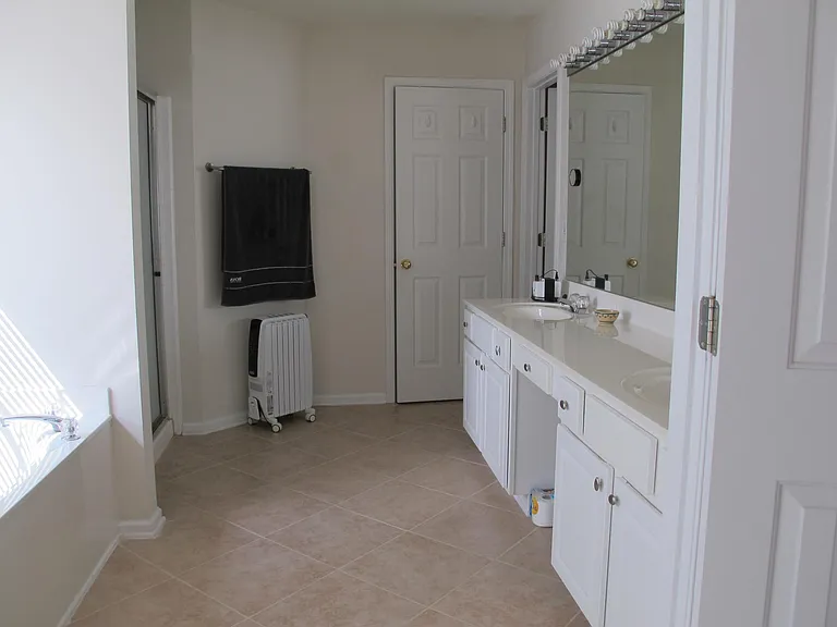 5136 Wellisford Ct — Photo 12