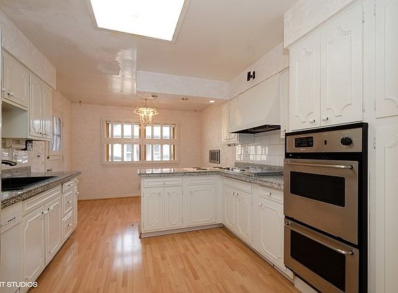 4th image of 4630 W Estes Ave