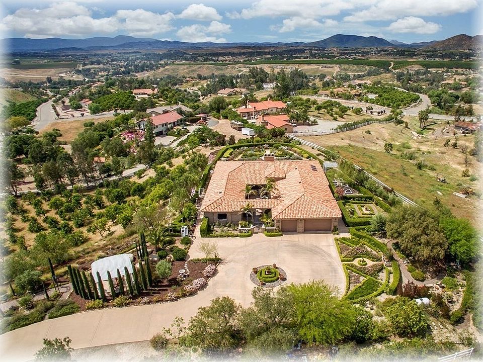 1st image of 37980 Avenida Bravura