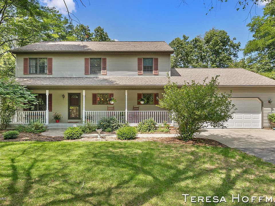 1st image of 165 River Pine Dr