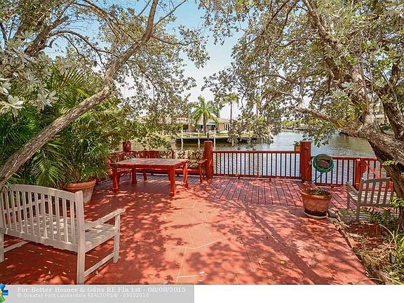 5th image of 1753 Poinsettia Dr