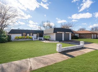 620 SW 24th St, Moore, OK 73160