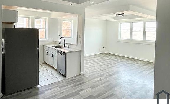 3rd image of 8318 Pickering Ave APT D