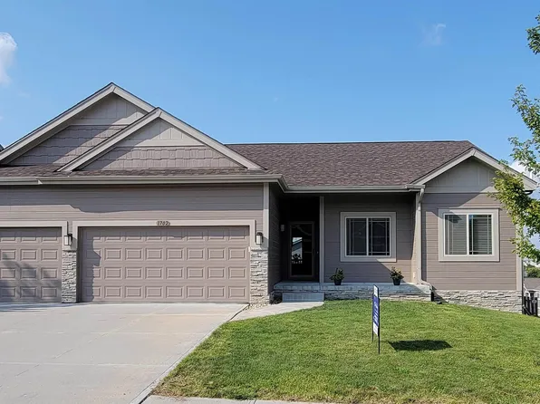 1702 Mesa St, Bellevue, NE 68123