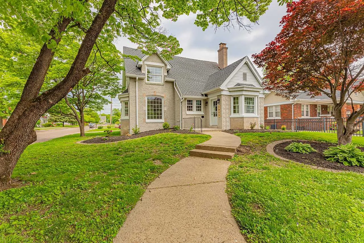 1900 Bayard Park Dr photo 1