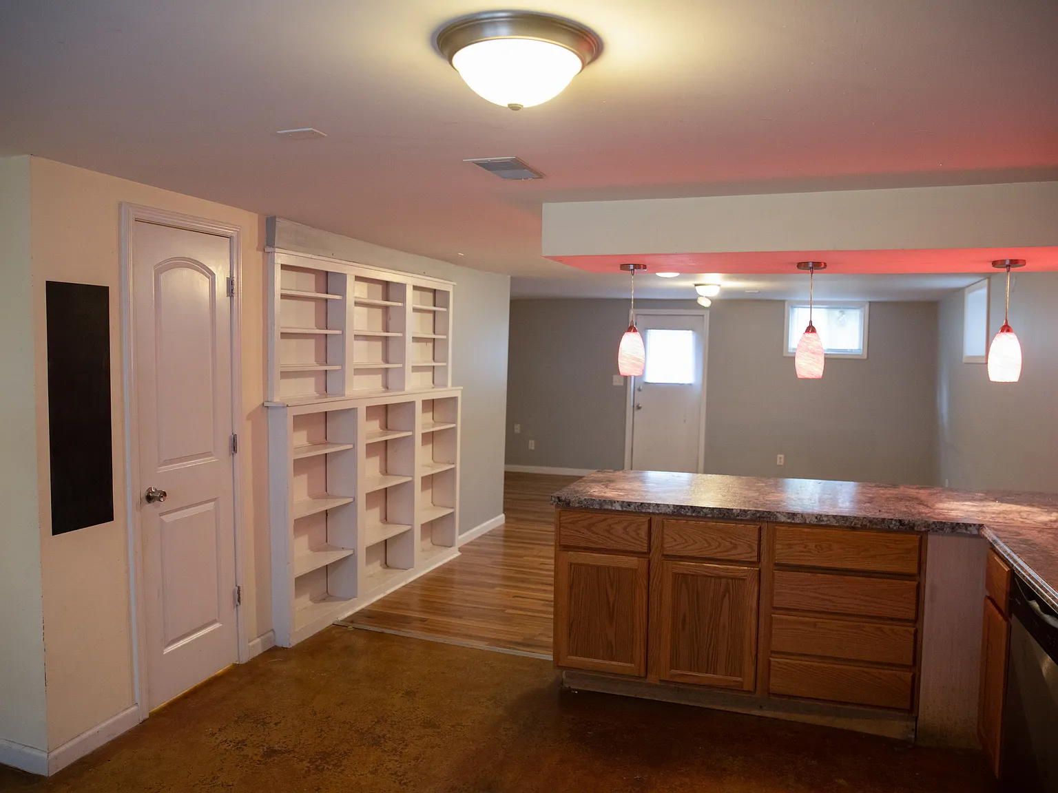 3 bed, $1,100 — Photo 3