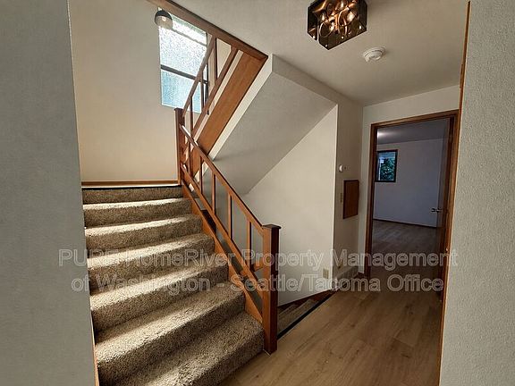 4th image of 2114 41st Ave SW