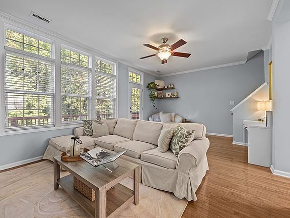 4th image of 6825 Middleboro Dr