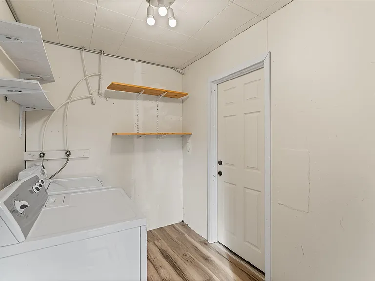 7015 N Greeley Ave #B — Photo 17