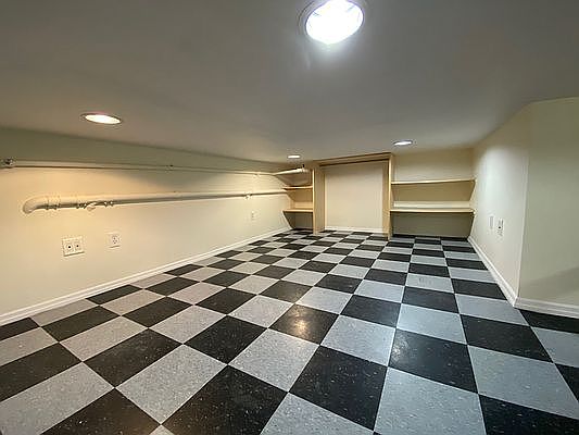 5th image of 319 W 30th St #2F