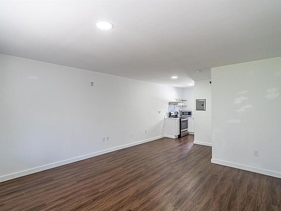 5th image of 8260 Byron Ave Unit 16-8260-16
