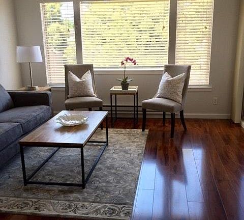 3rd image of 1221 Oak Grove Avenue # Top Floor