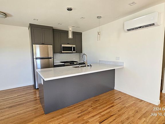 2nd image of 2324 Ocean Park Blvd