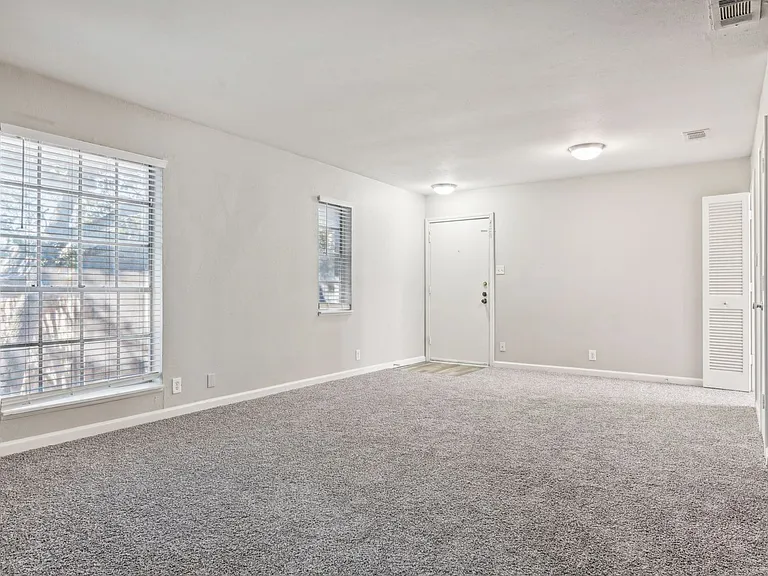 Forest Ridge Apartments — Photo 40