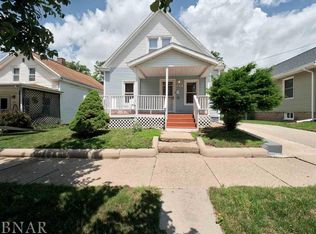 810 E Taylor St, Bloomington, IL