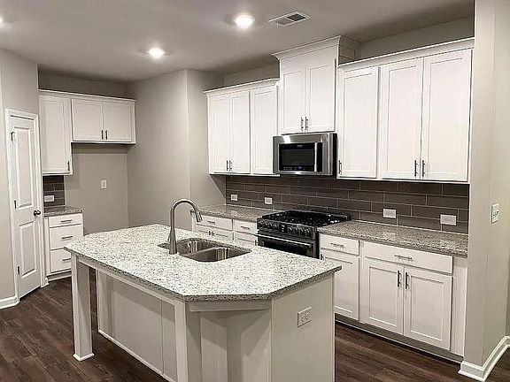 5th image of 1366 Elderwood Way