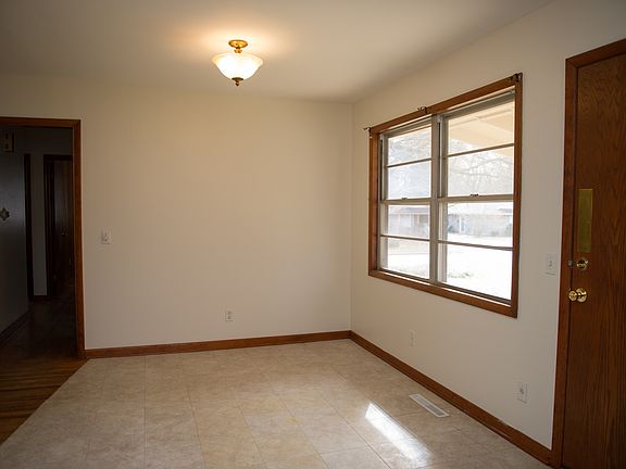 5th image of 2502 N Monroe St