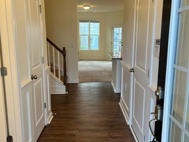1013 Delight Dr — Photo 7