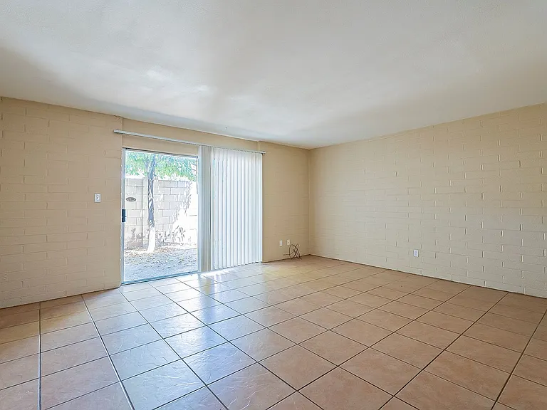 2 bedroom 1.5 bathroom in the heart of Phoenix — Photo 13