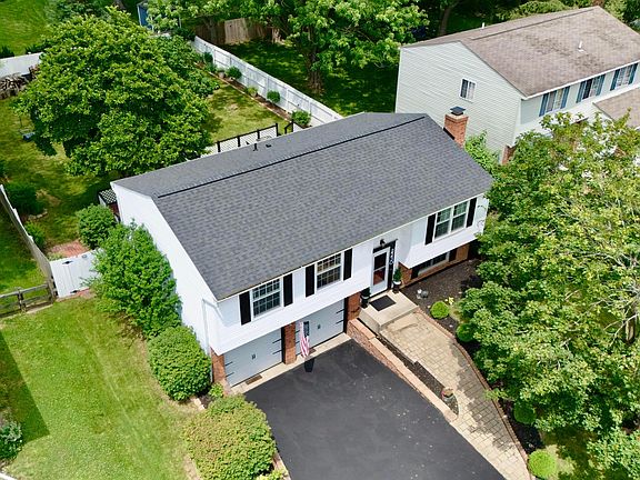 2nd image of 2230 Summit View Rd