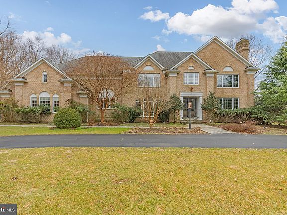 2nd image of 14707 Mockingbird Dr