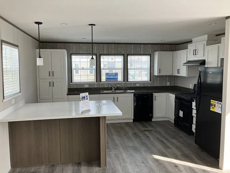 500 W Payton St #37 — Photo 8