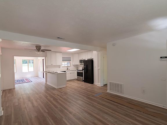 4th image of 2312 Astoria Ct