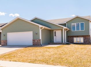 5518 Weatherstone Ln NW, Rochester, MN 55901