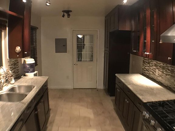 5th image of 7548 Gaynor Ave