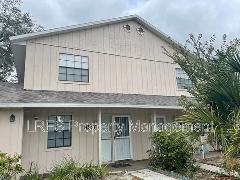 4587 Lighthouse Cir — Photo 1