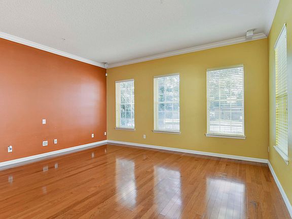 3rd image of 3833 Corrine Dr