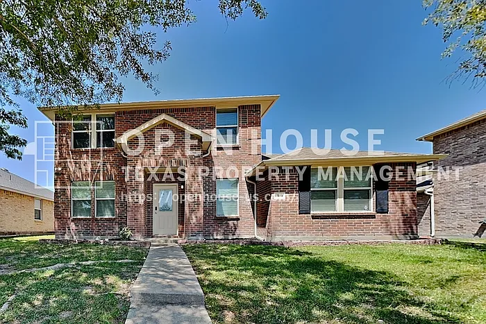 4 bed, 2.5 bath, 2293 sqft, $2,300 — Photo 1