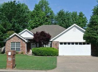 183 Deauville Dr, Maumelle, AR 72113