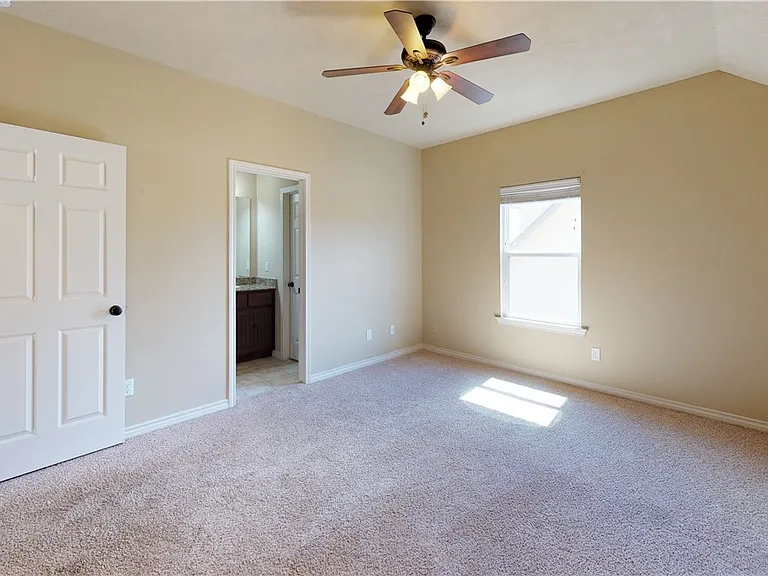3412 Cullen Trl — Photo 26