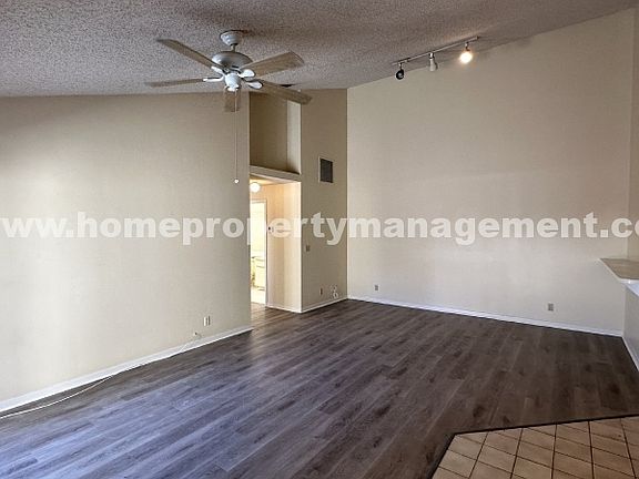 5th image of 4367B Woodstock Dr