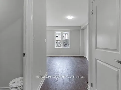 32 Vickers Rd — Photo 8