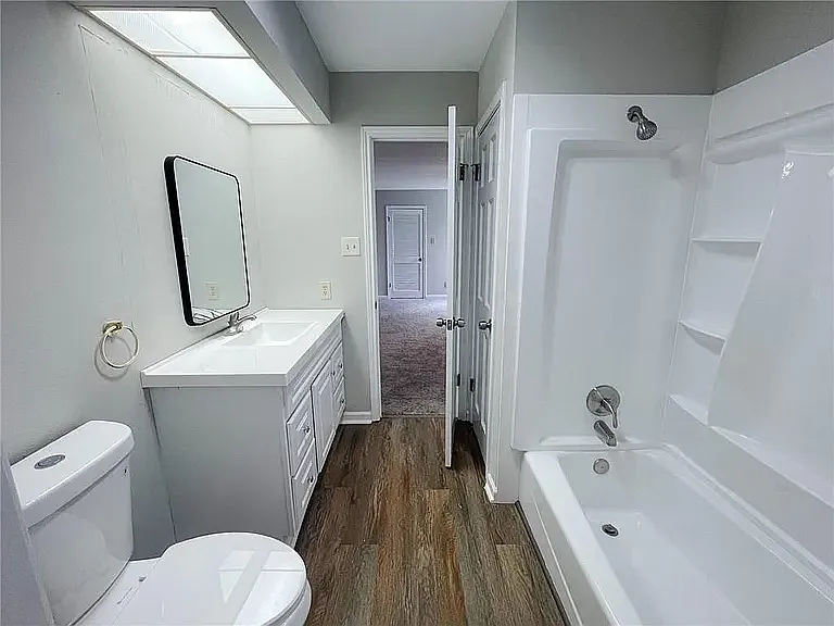 18 Jacqueline Ct #18 — Photo 2