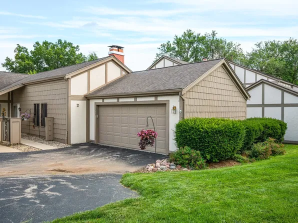 1305 Kingsridge Ct APT D, Normal, IL 61761