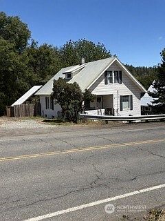 1st image of 407 S 1st Street