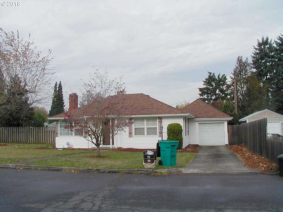 1st image of 2602 E 26th St