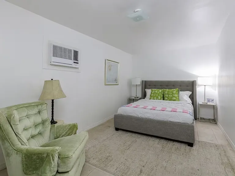 1134 Harrison St — Photo 15