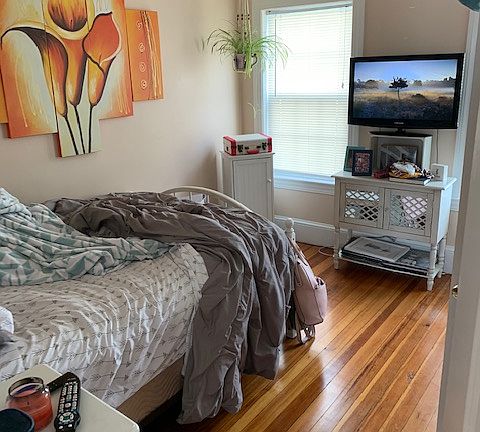 4th image of 610 Washington St #1