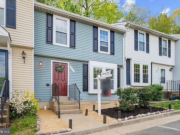 2nd image of 203 Essex St #2