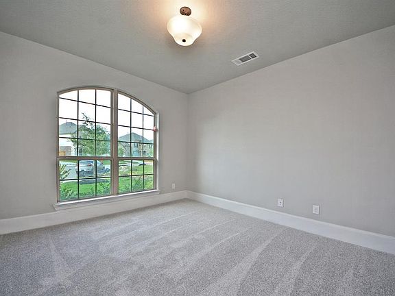 5th image of 30427 Orchard Place Ln