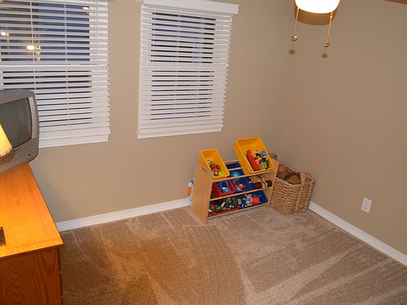 5th image of 65 Weyant St
