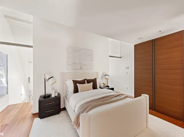 251 East 61st Street image 32 of 35