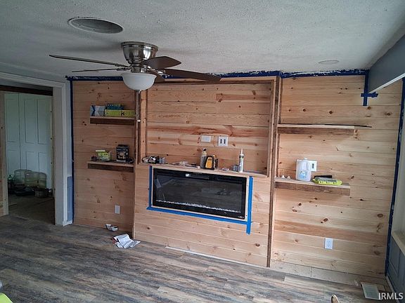 4th image of 694 S 1st St